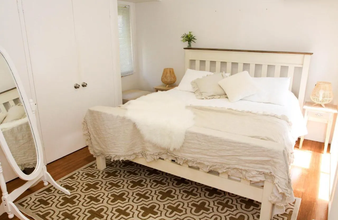 Byron Marvell Apartment *