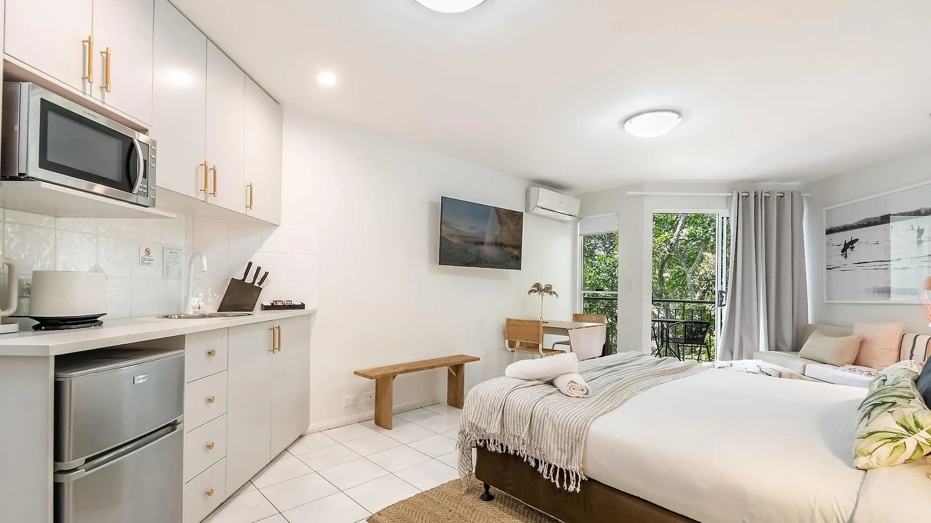 Eco Aparthotel 4*