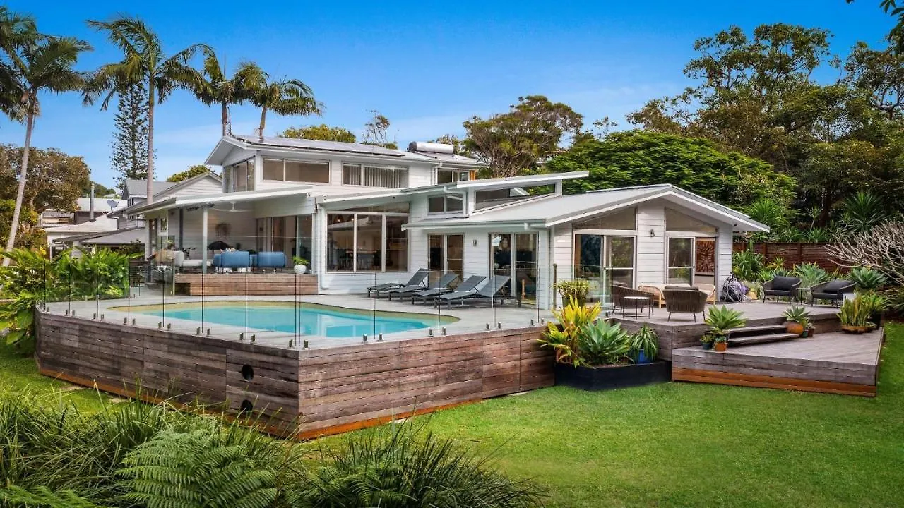 Tranquil Oasis - Walking Distance To Beaches *