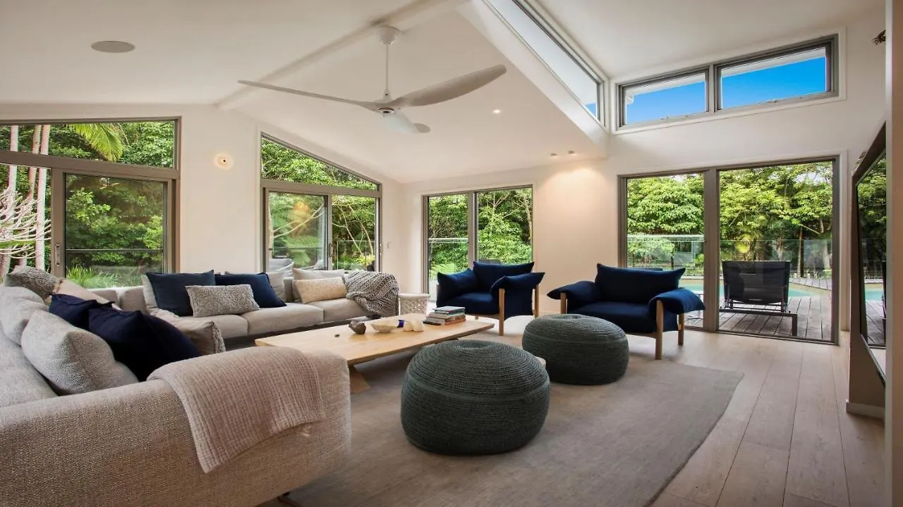 Tranquil Oasis - Walking Distance To Beaches