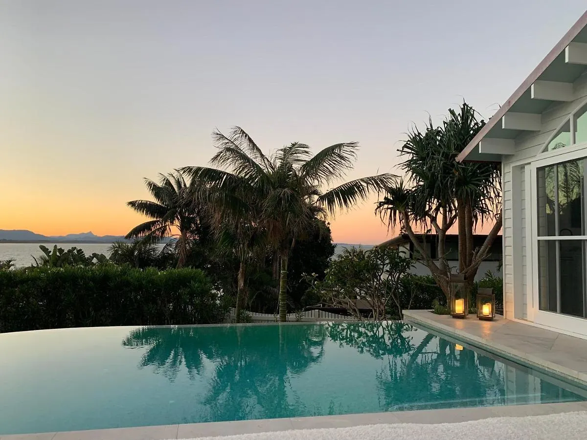 The Cape At Wategos Pool Pavilion Lodge