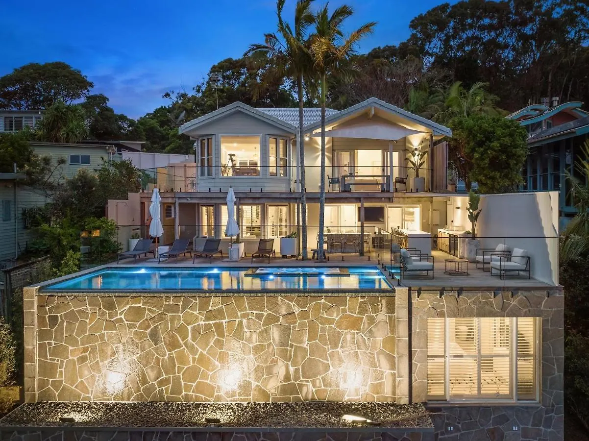 Ferienhaus Sway - Stunning 5 Bedroom House With Pool