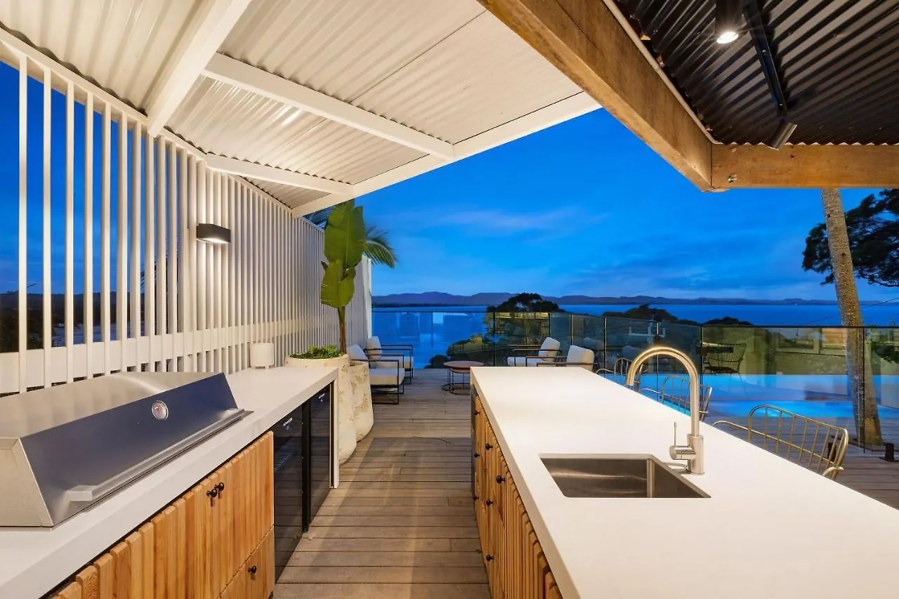 Sway - Stunning 5 Bedroom House With Pool