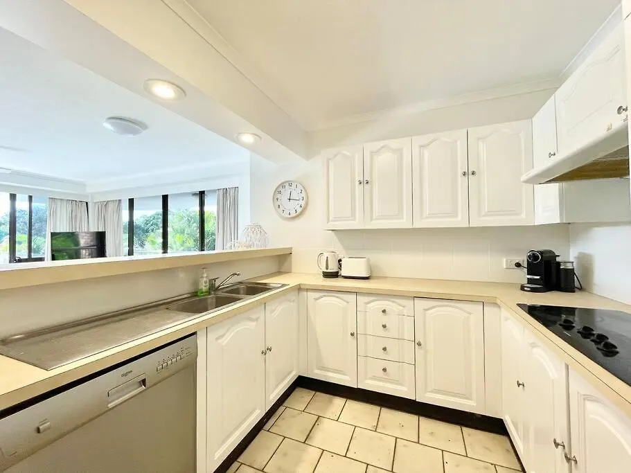 Surf Haven Opposite Clarkes Pool Walk To Cbd *