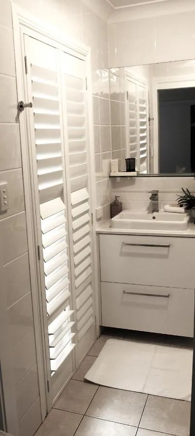 Apartment Byron Marvell *