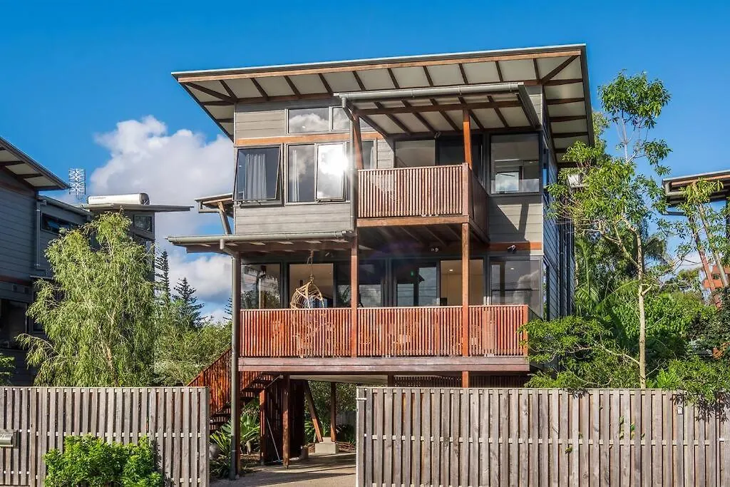 Canopy Ii - House In The Heart Of