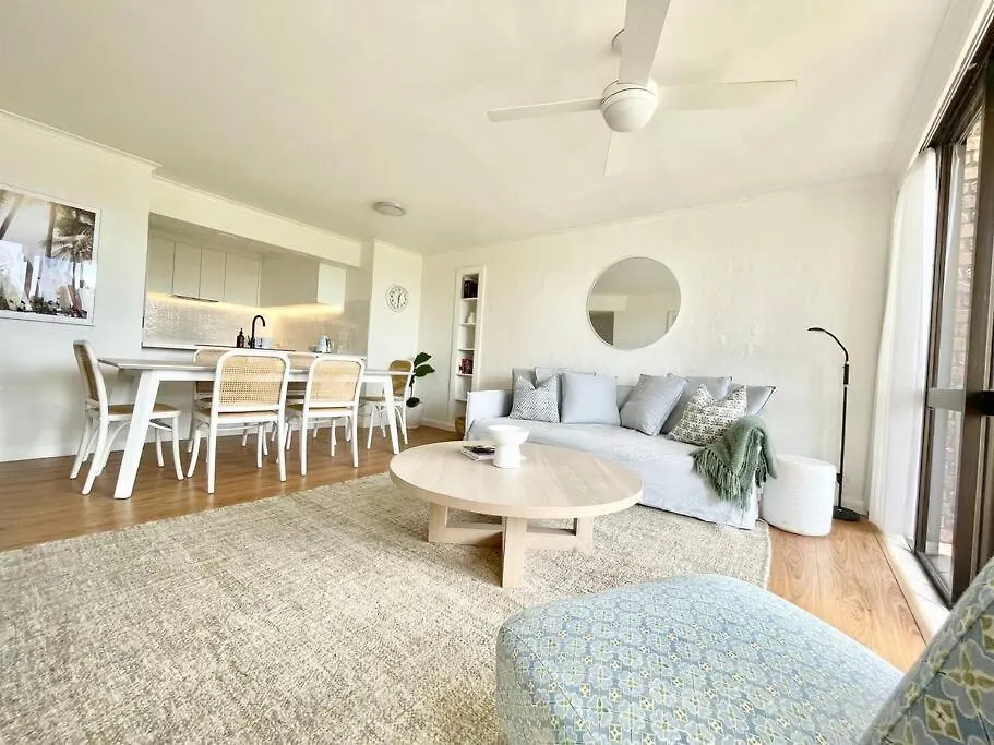 Surfrider - Front With Pool