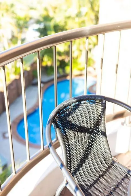 Surfrider - Front With Pool *