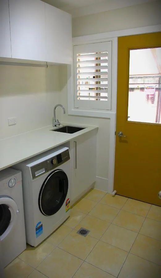 Apartment Byron Marvell