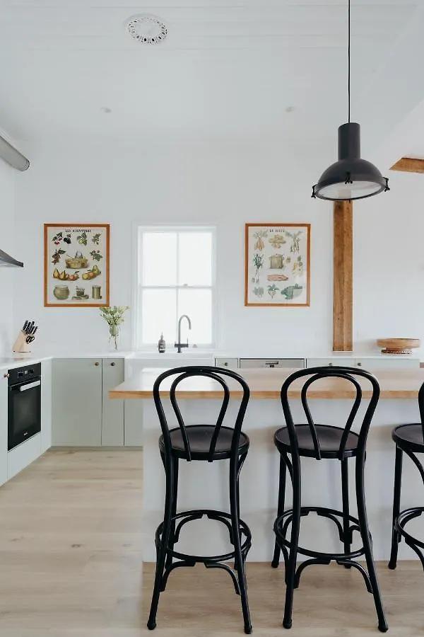 Massinger Views Byron Bay