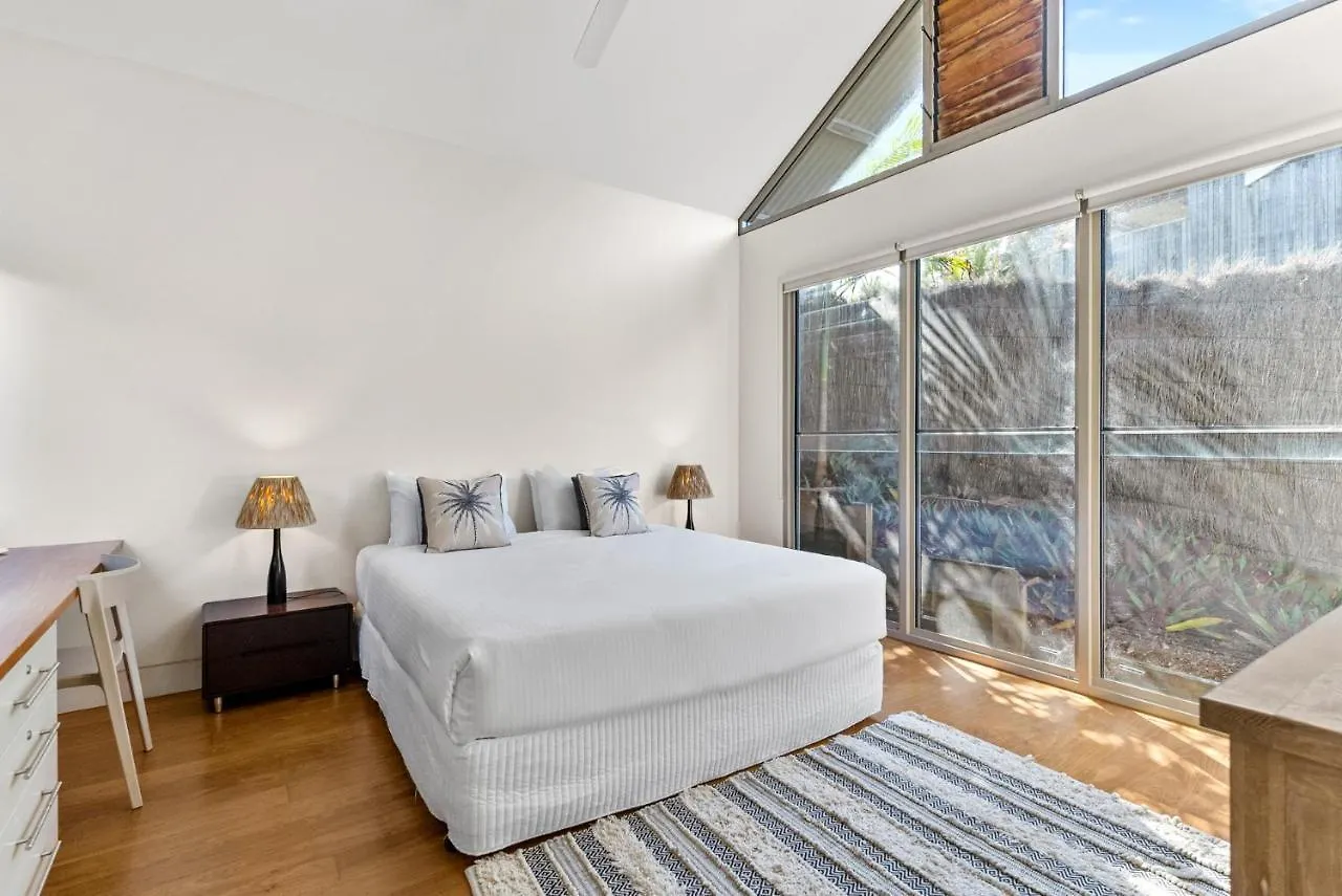 Fuller Holidays - Belongil Pavilion House, 18a Childe St