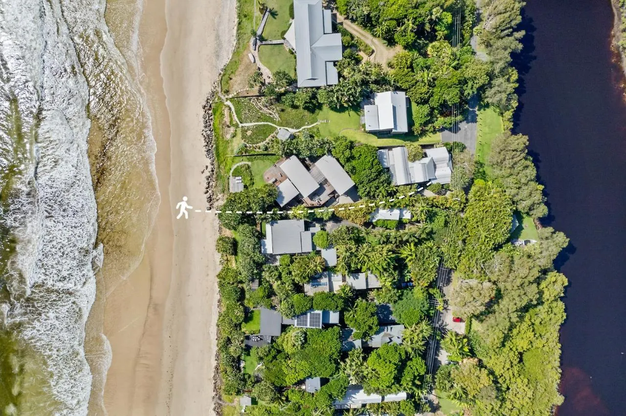 Fuller Holidays - Belongil Pavilion House, 18a Childe St *