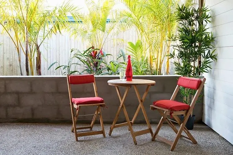 The Palms - Gordon Street * Byron Bay