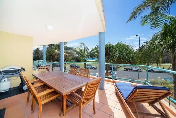 Byron Surfside 4 At Clarkes