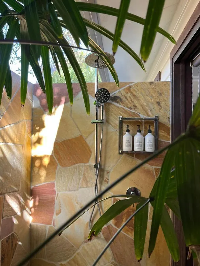 Away Guesthouse- Away On Shirley Lane *