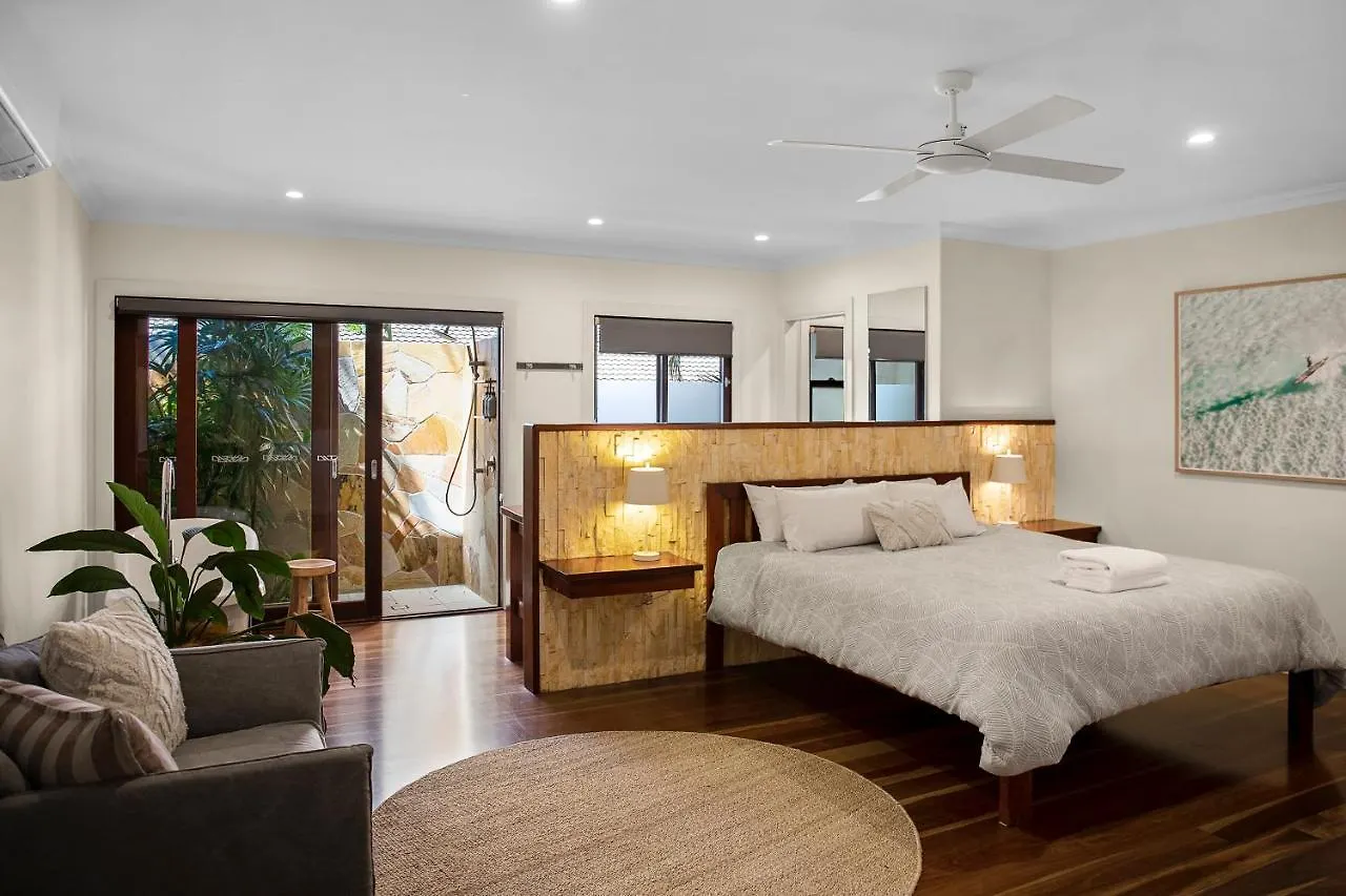 Away Guesthouse- Away On Shirley Lane *