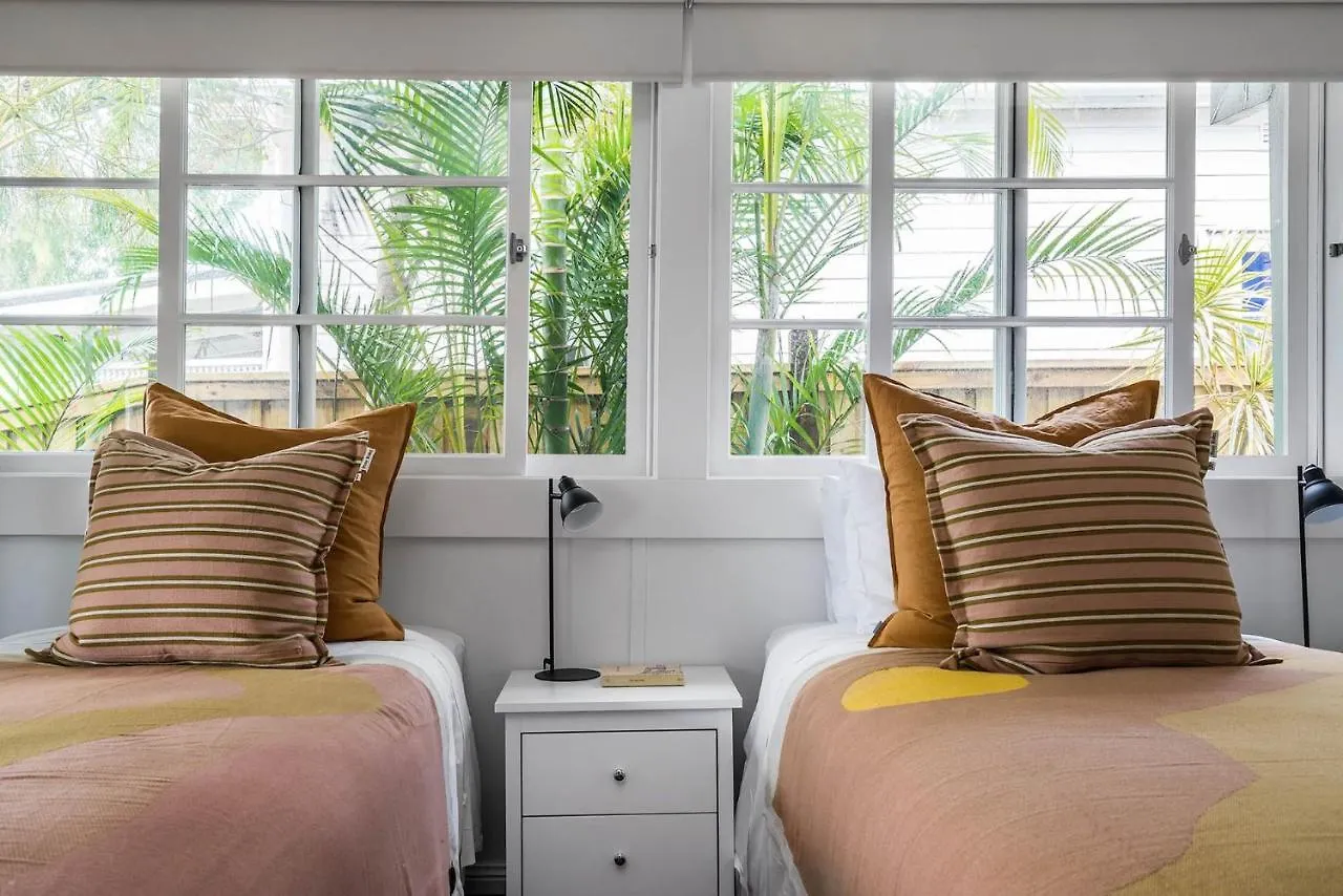 Dom wakacyjny Gidgets House - Renovated House With Hot Tub Byron Bay