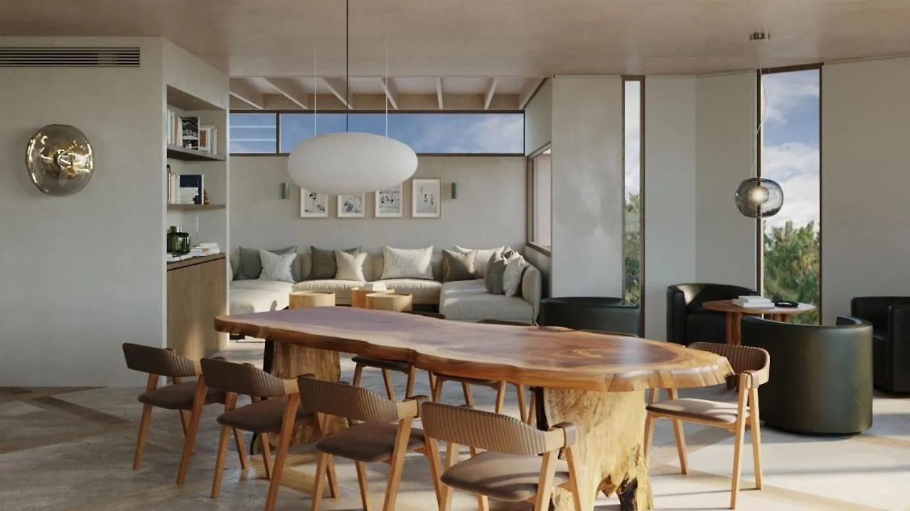 Moonrise - 4 Bedroom Designer Above Wategos *