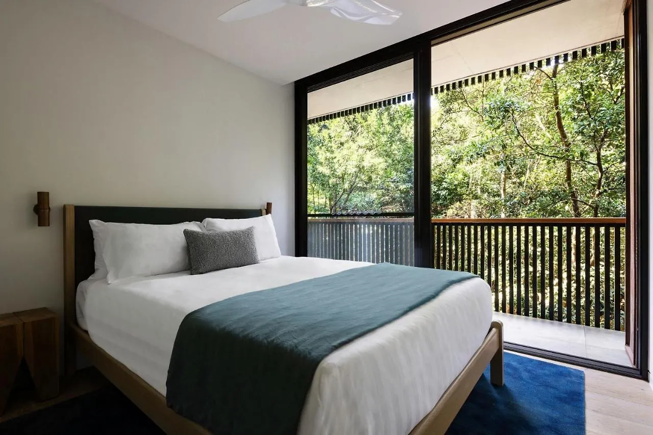 Moonrise - 4 Bedroom Designer Above Wategos * Byron Bay