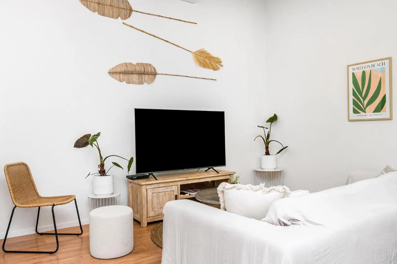 Light Filled Modern Specious Home, Pet Friendly In A Beautiful Area Of Byron Bay, Short Stroll To Town Ferienhaus