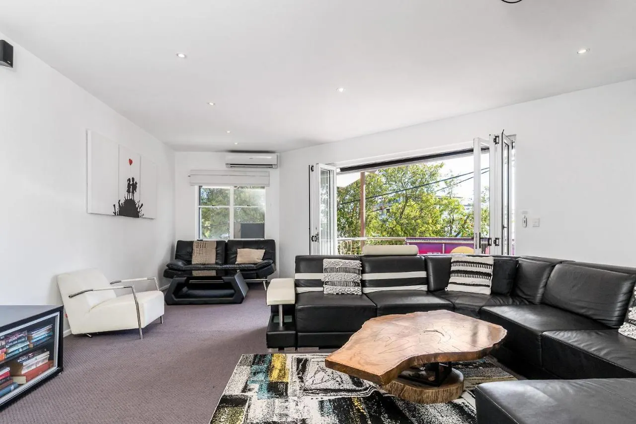 Unit 5 1 Marvel Street, - Absolute Marvel