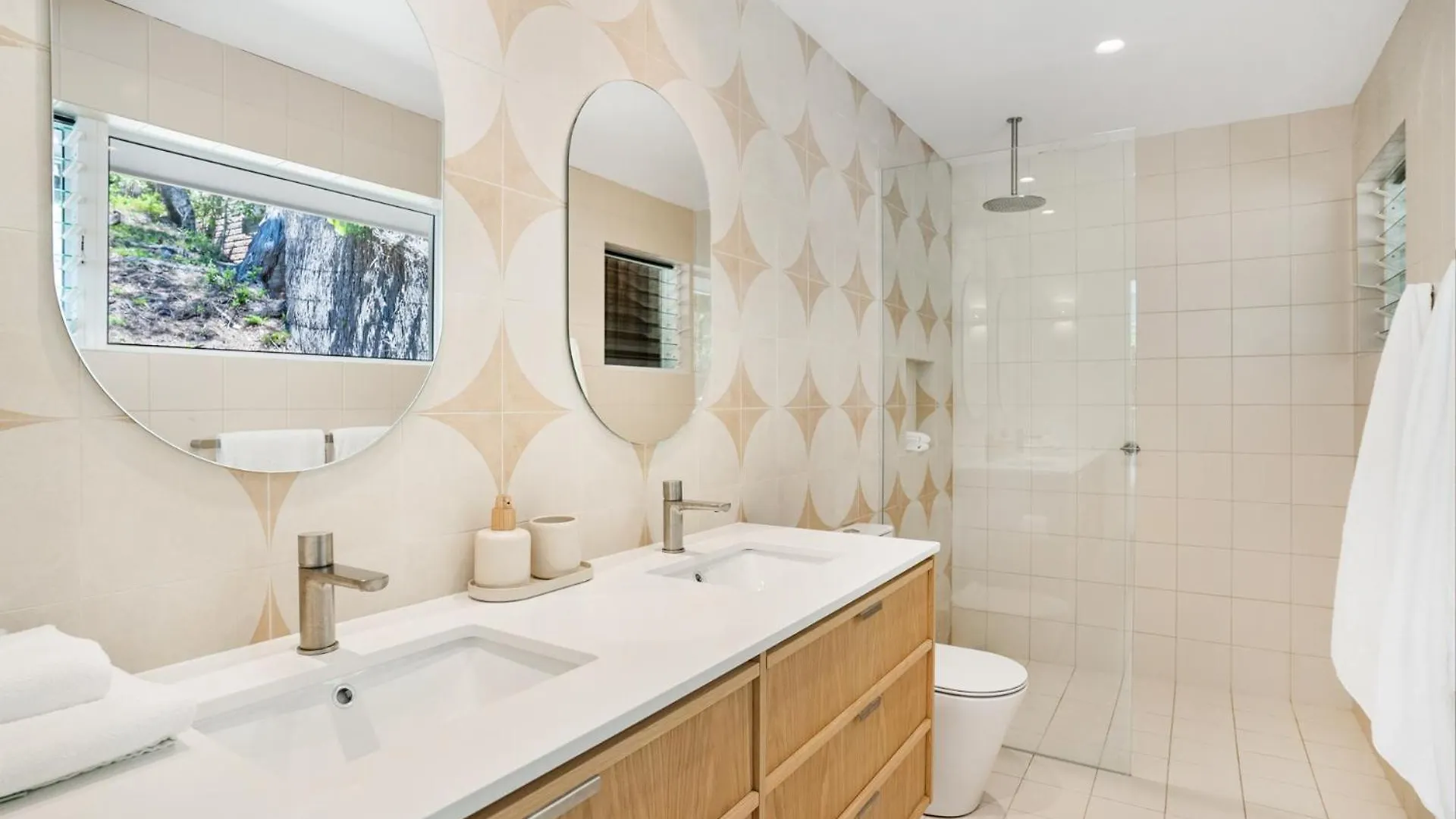 Surfside @ Wategos - 37 Brownell Drive, Wategos 度假居