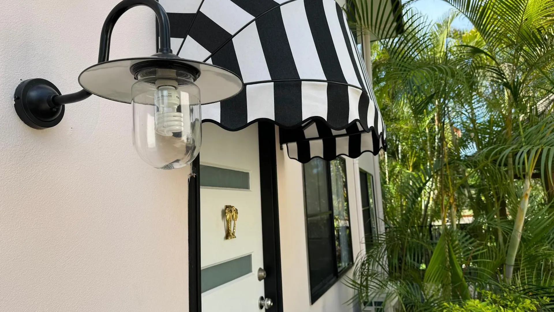 Monterey House - Direct Access & Plunge Pool *