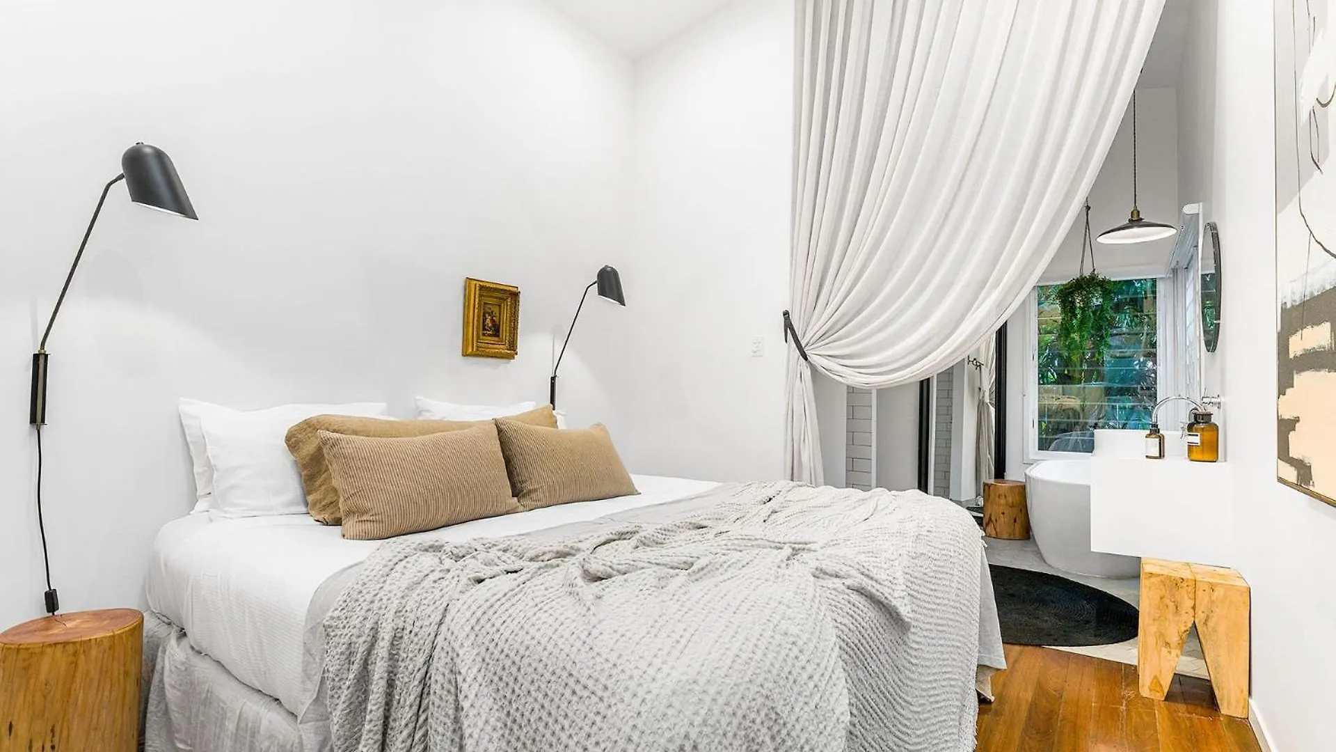 The - Designer 3 Bedroom Retreat With Pool Casa de Férias Byron Bay