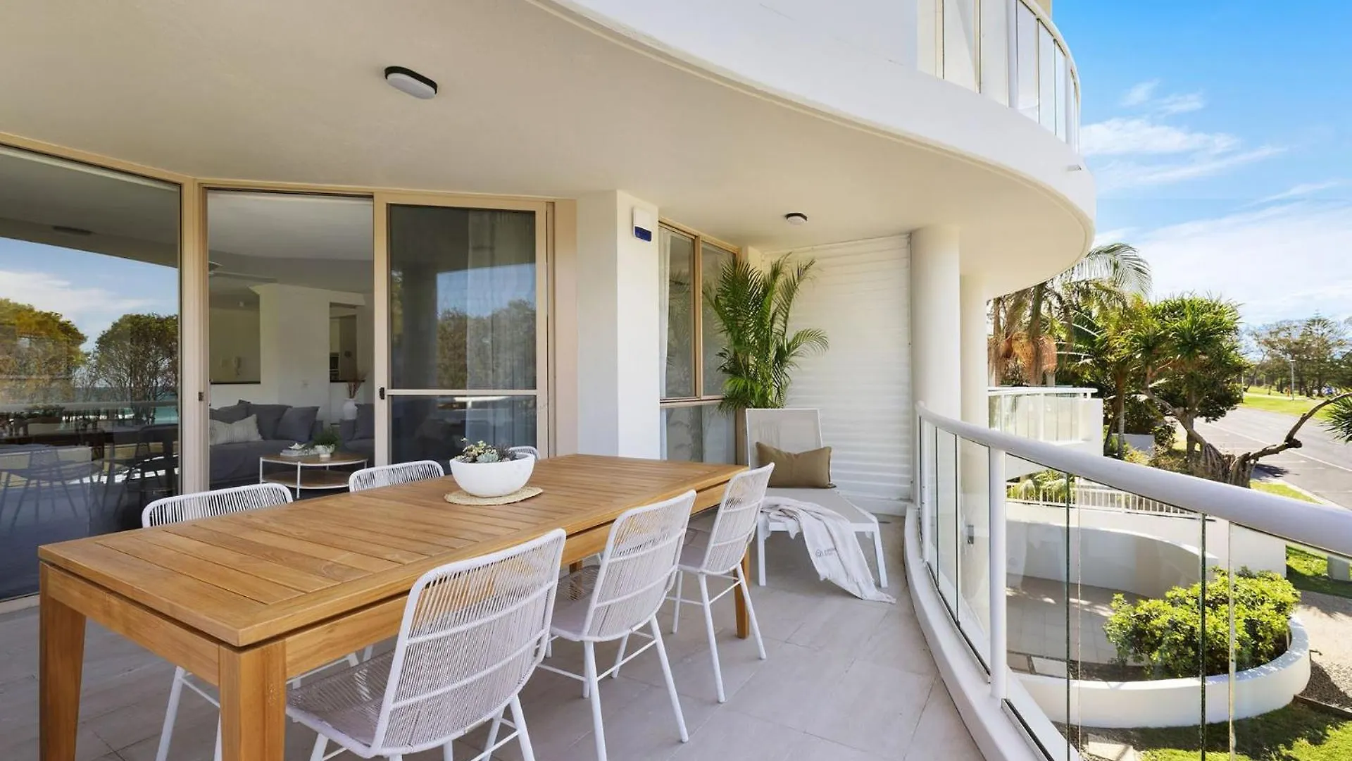 Oceanfront Byron Palms - 2 Bedroom Main
