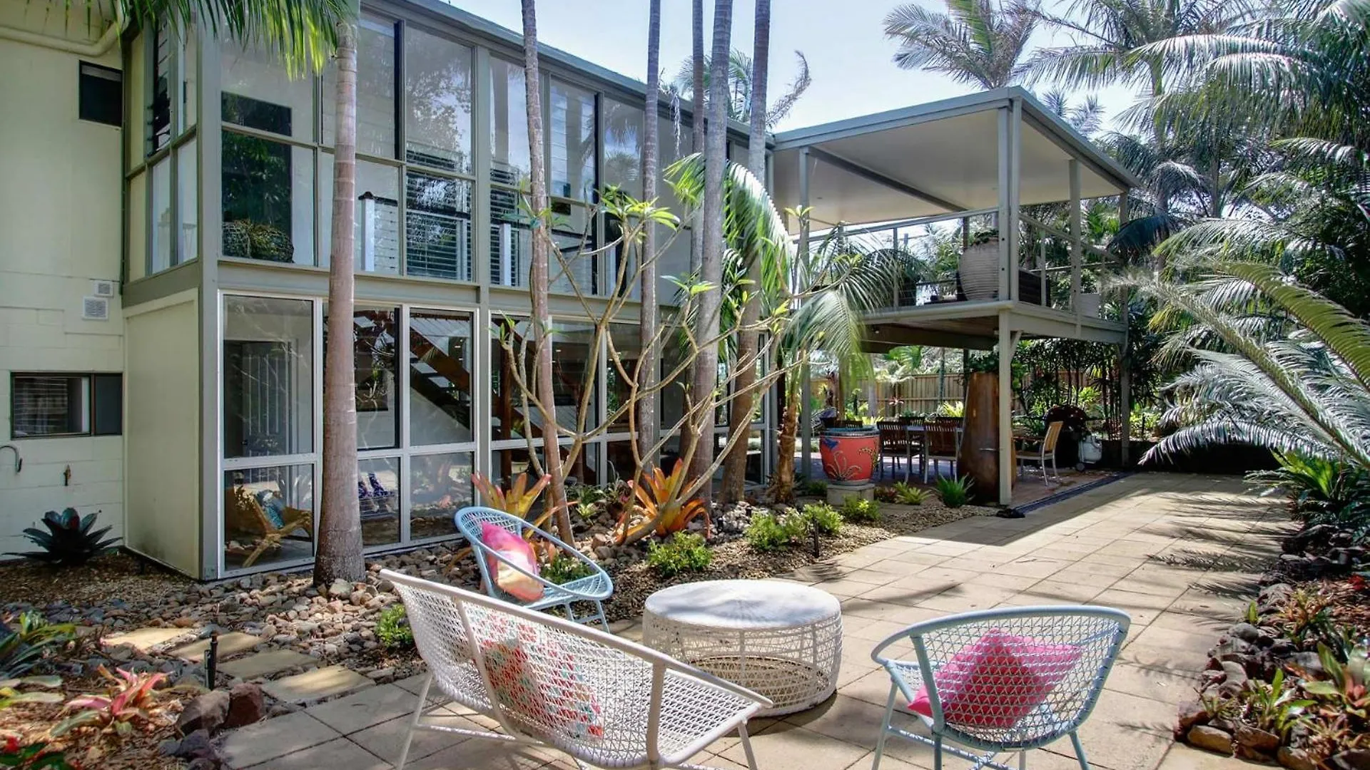 A Perfect - Jimmys House * Byron Bay