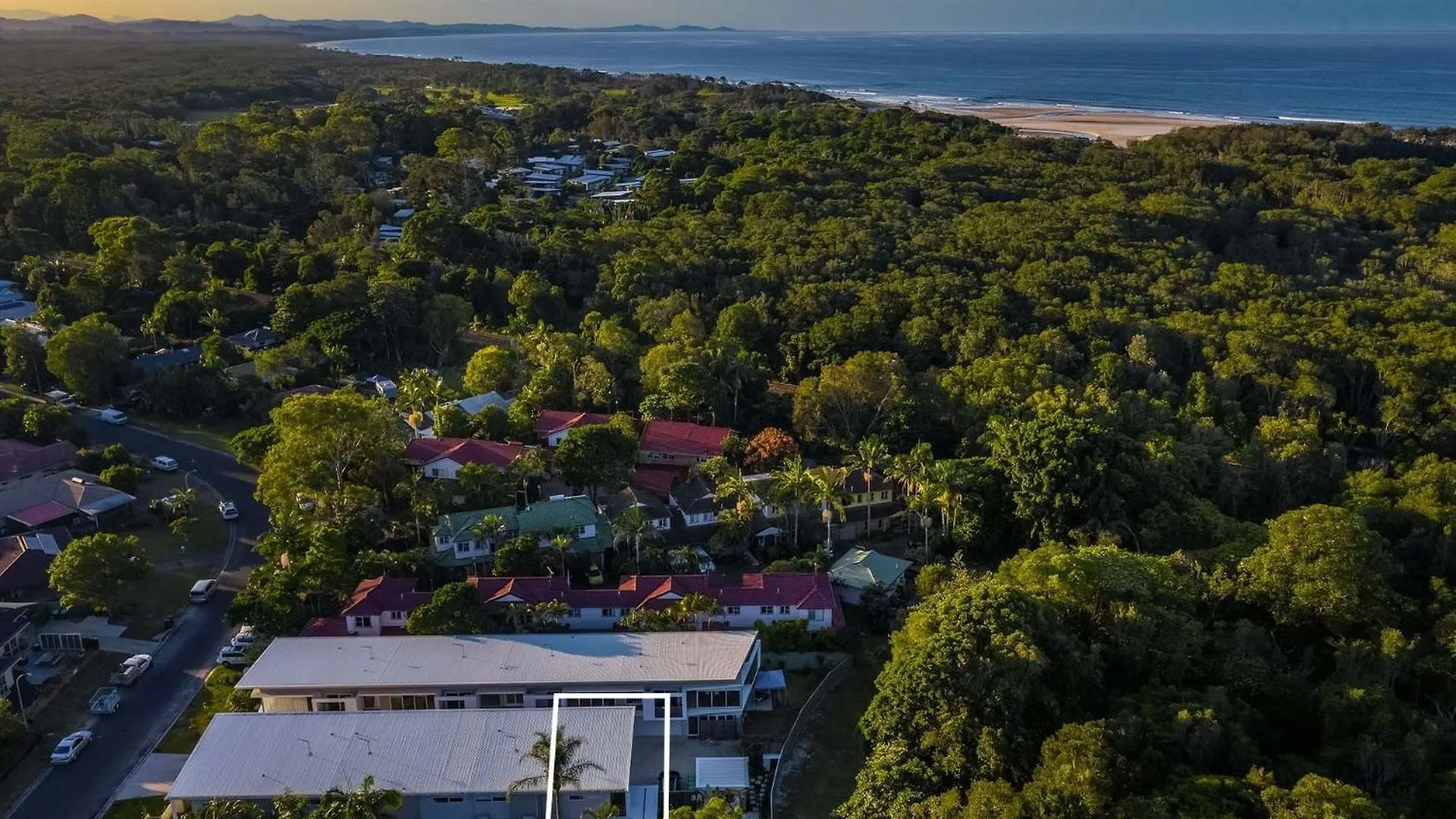 A Perfect - Byron Sunrise - Heated Pool Byron Bay