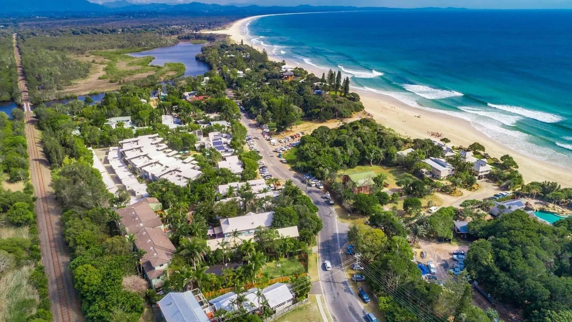 A Perfect - 3 Salty Sisters * Byron Bay