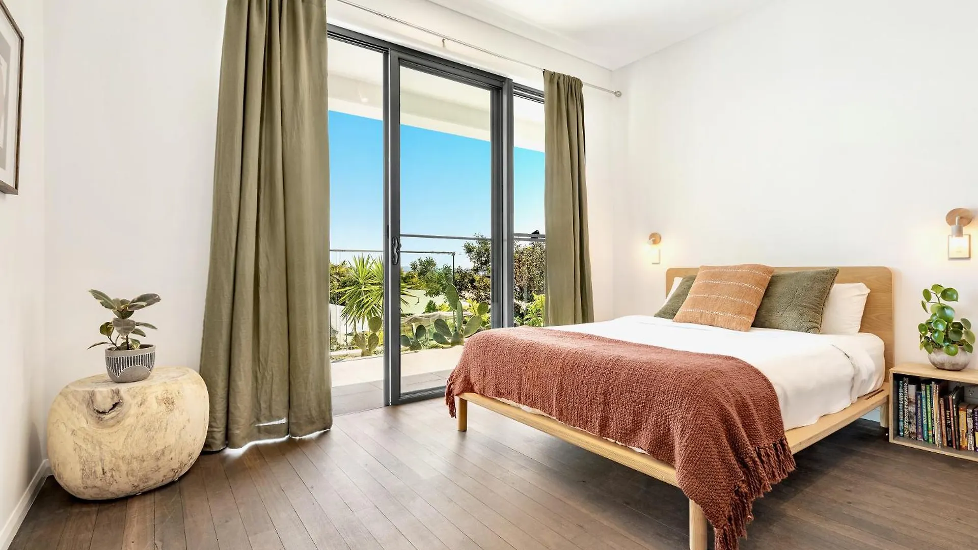Sanctuary Spaces - Sundowner * Byron Bay