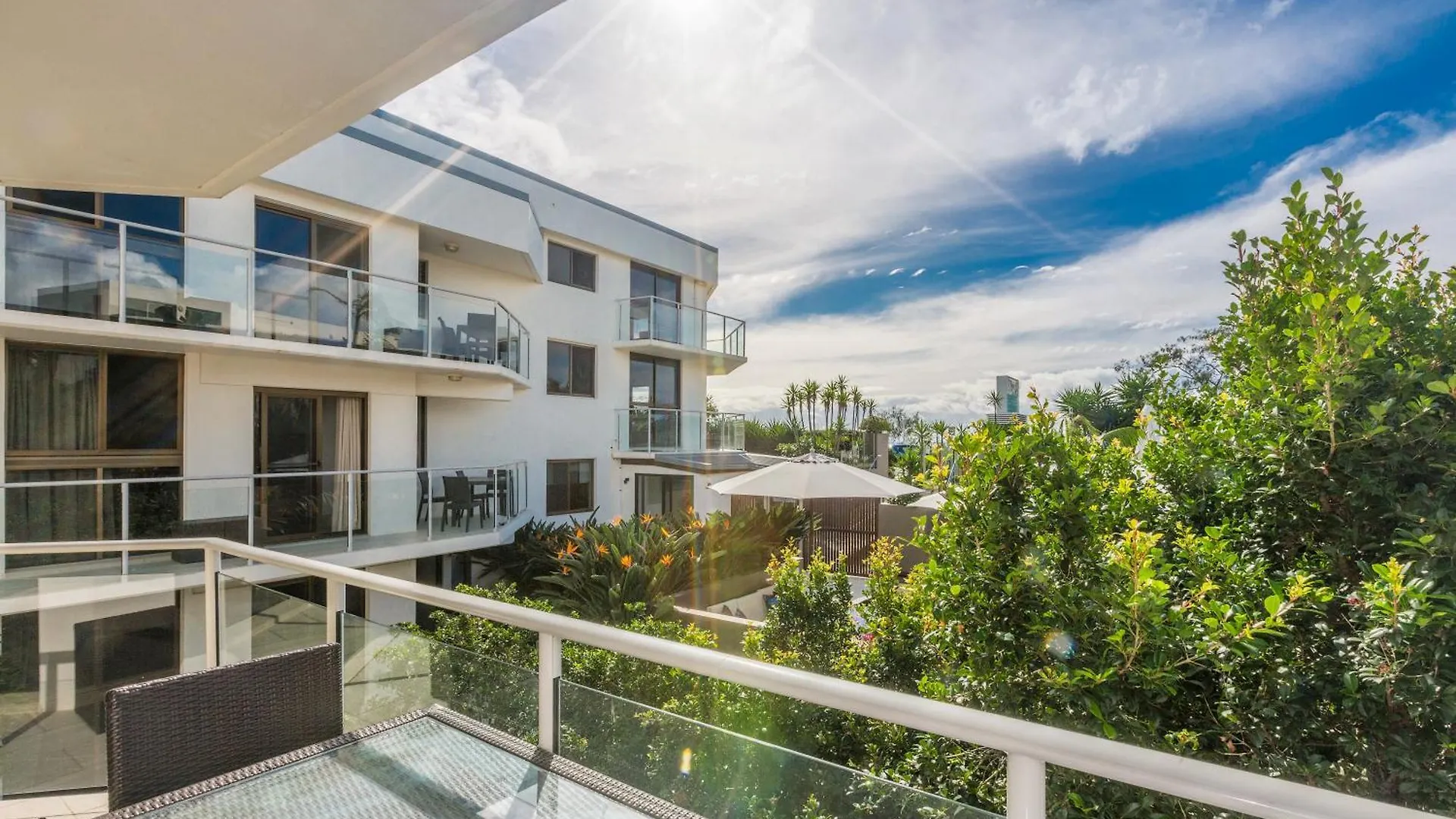 شقة فندقية Bayview Beachfront Apartments, In Town Right On The