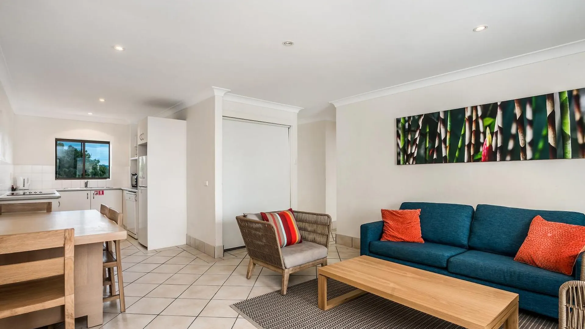 شقة فندقية Bayview Beachfront Apartments, In Town Right On The خليج بيرون