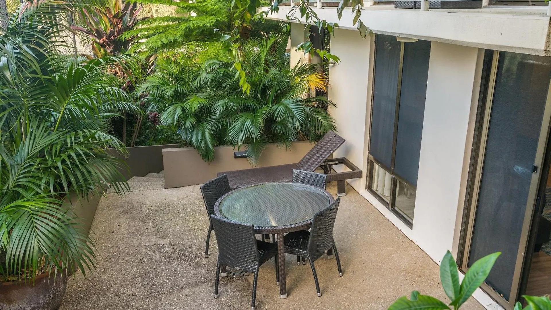 Bayview Beachfront Apartments, In Town Right On The شقة فندقية خليج بيرون