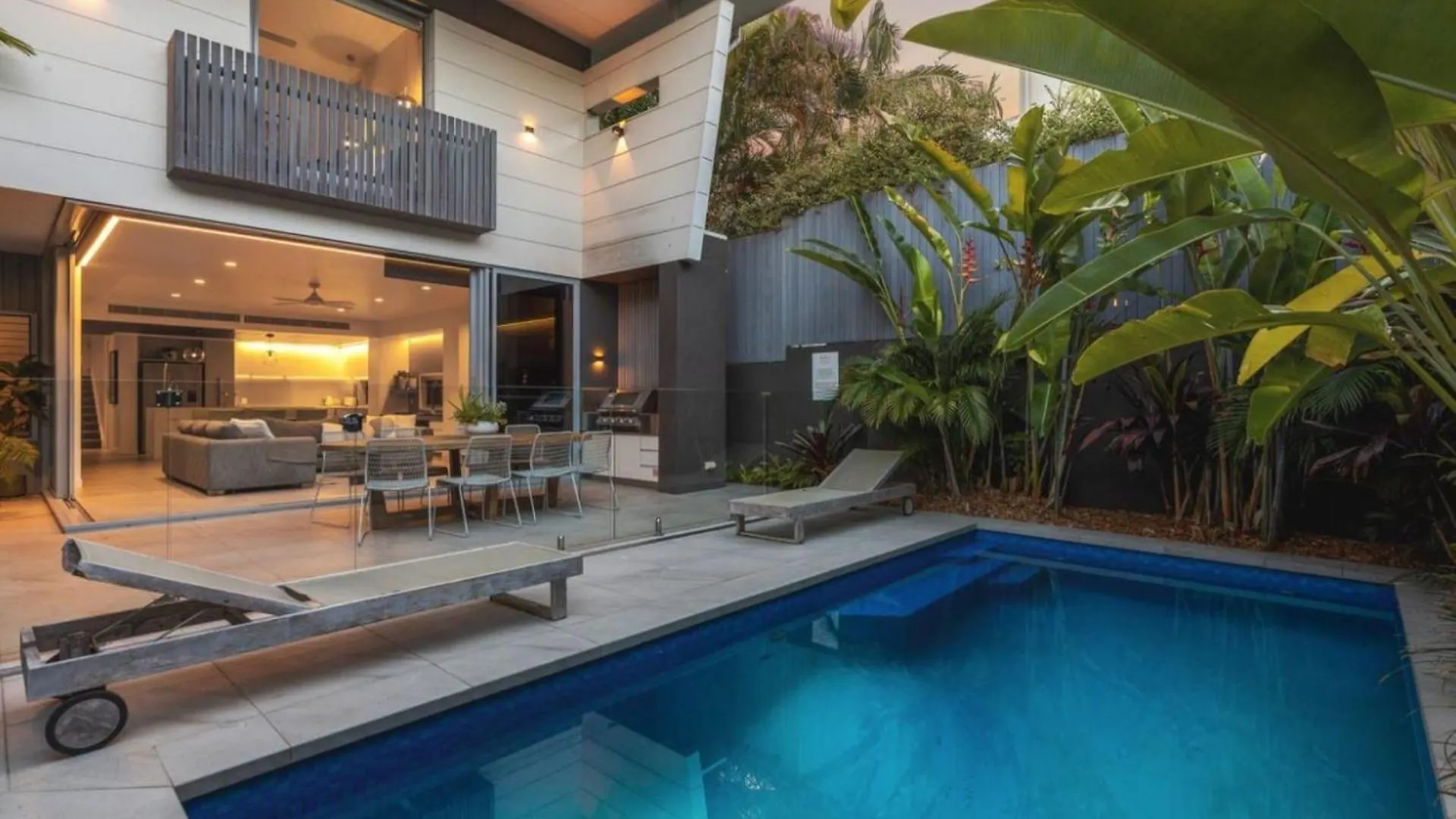 Kokos House 1 - Beachside Luxury With Pool * Byron Bay