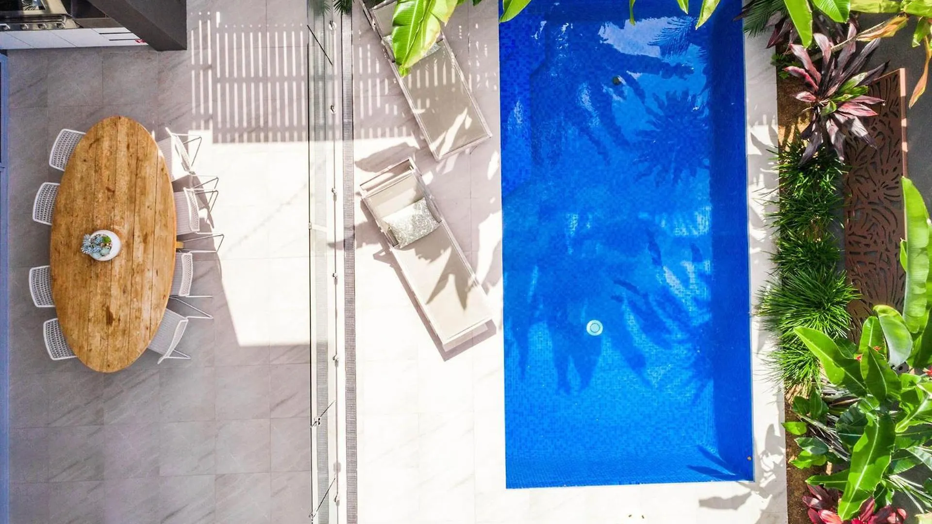Kokos House 1 - Beachside Luxury With Pool Hébergement de vacances *