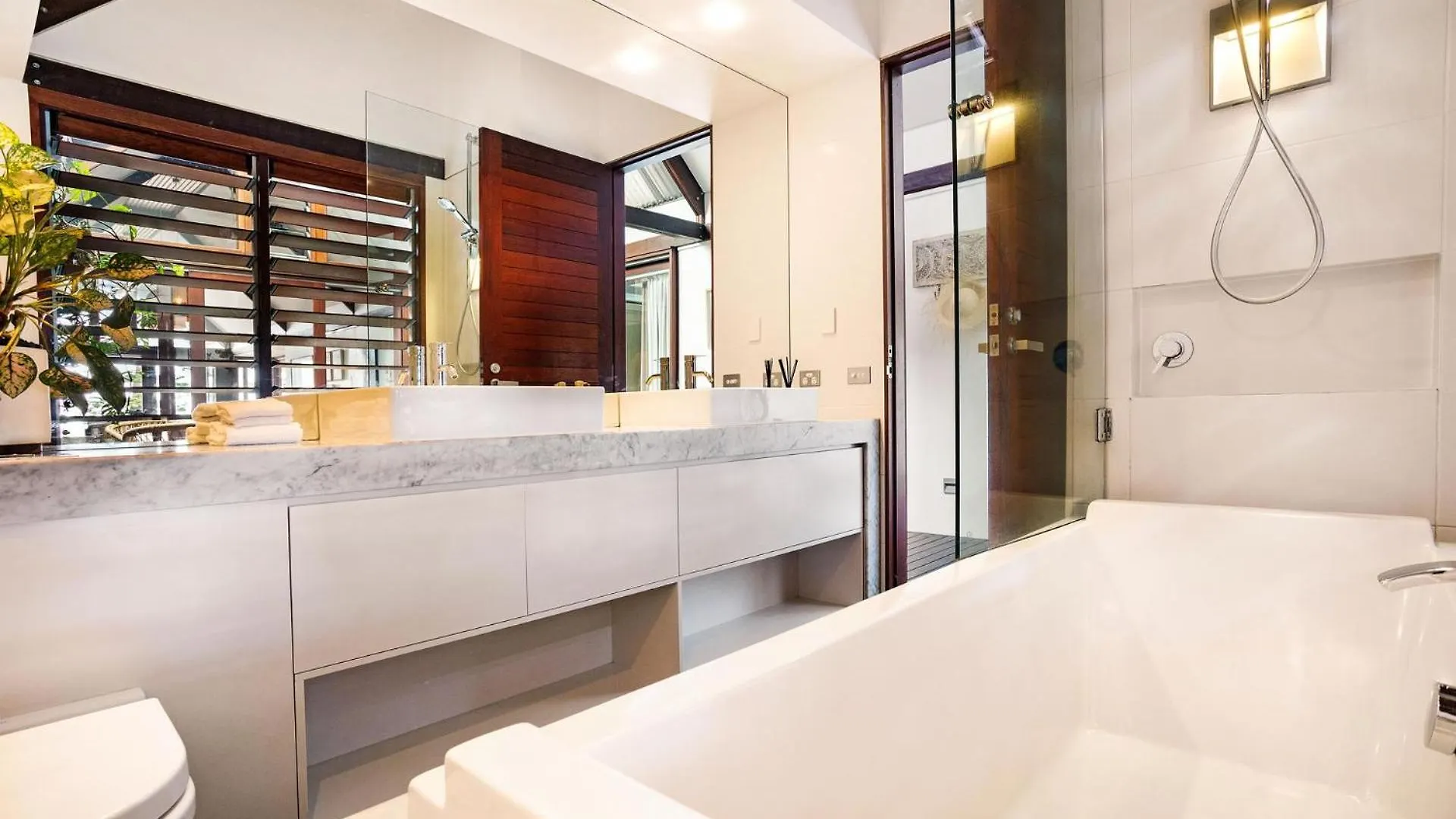 Luxury On The Bay - 2 X 3 Bedroom * バイロンベイ