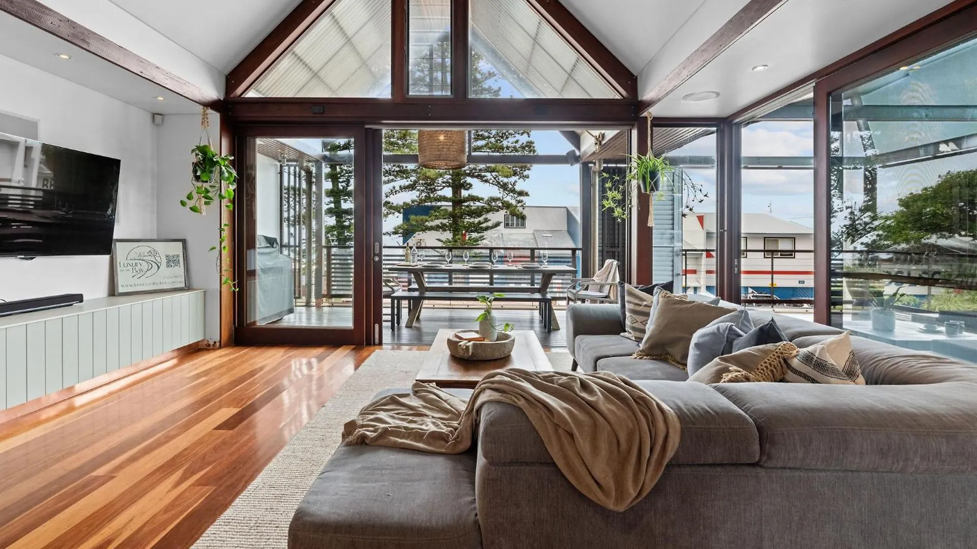 Luxury On The Bay - 2 X 3 Bedroom