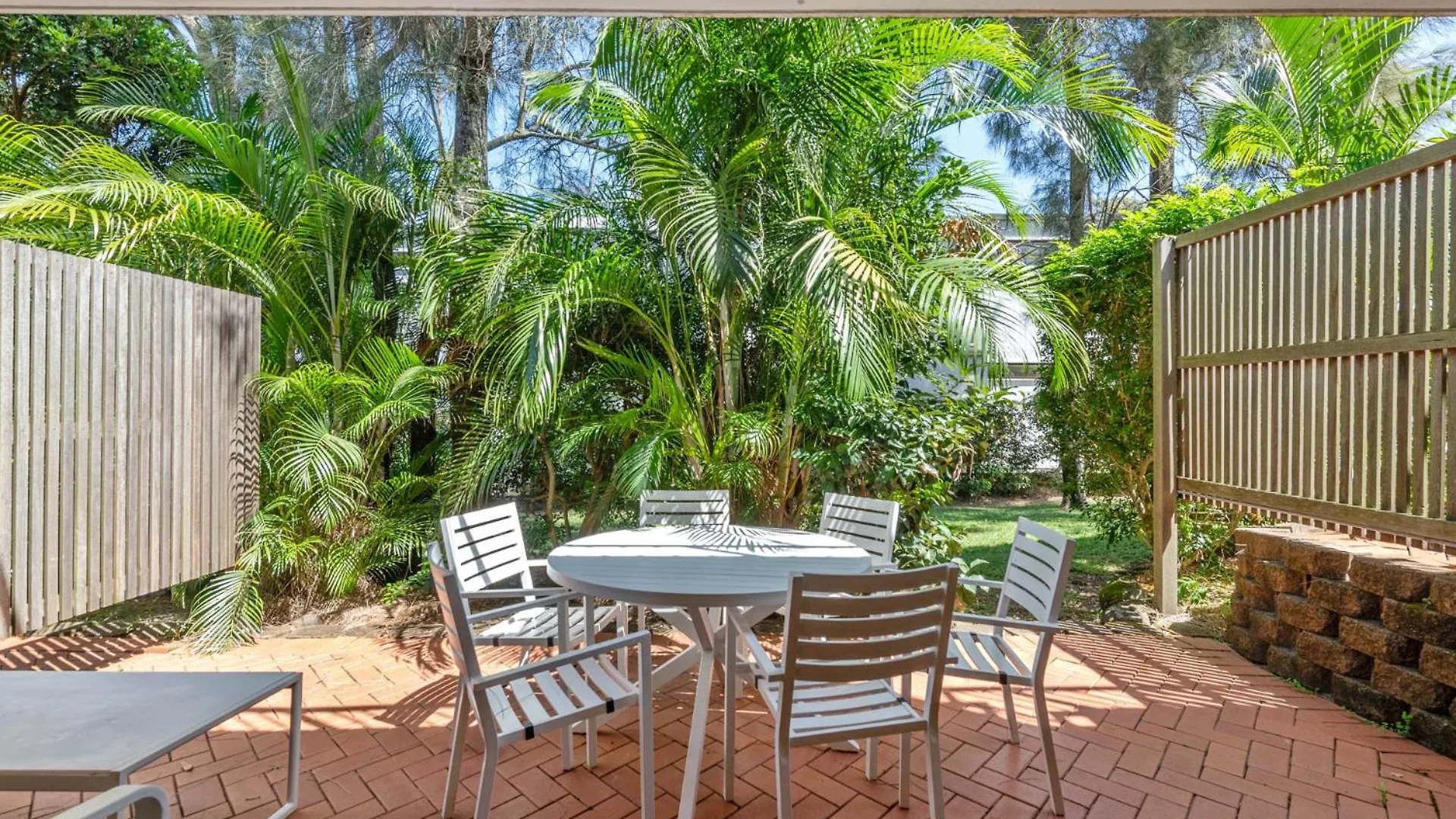 - Kipling 6 - 6/15 Kipling St