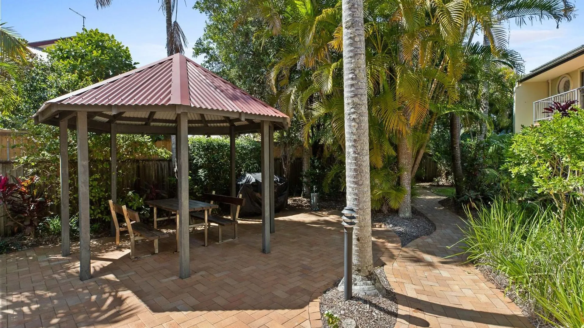 Byron Beachside 5 *