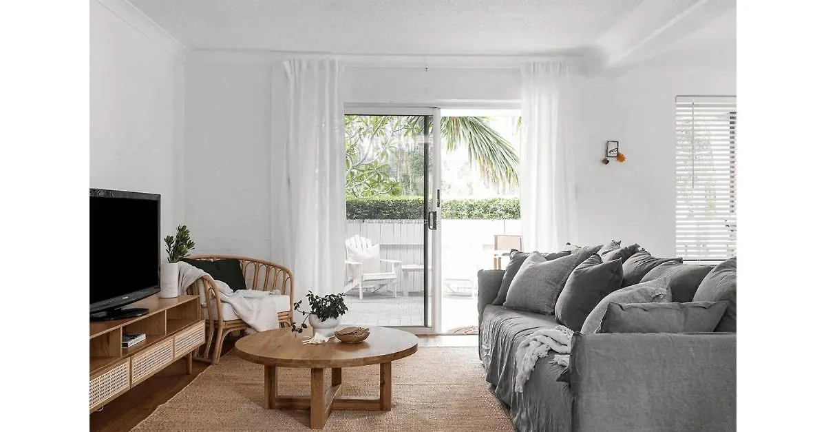 - Seasalt - 4 34 Cavvanbah St * Byron Bay