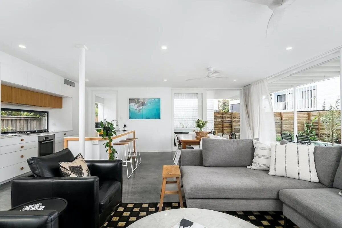 Sanctuary Spaces - Lomani Six *