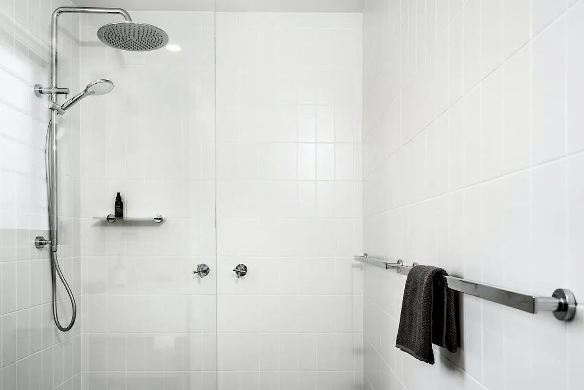 Sanctuary Spaces - Lomani Six *