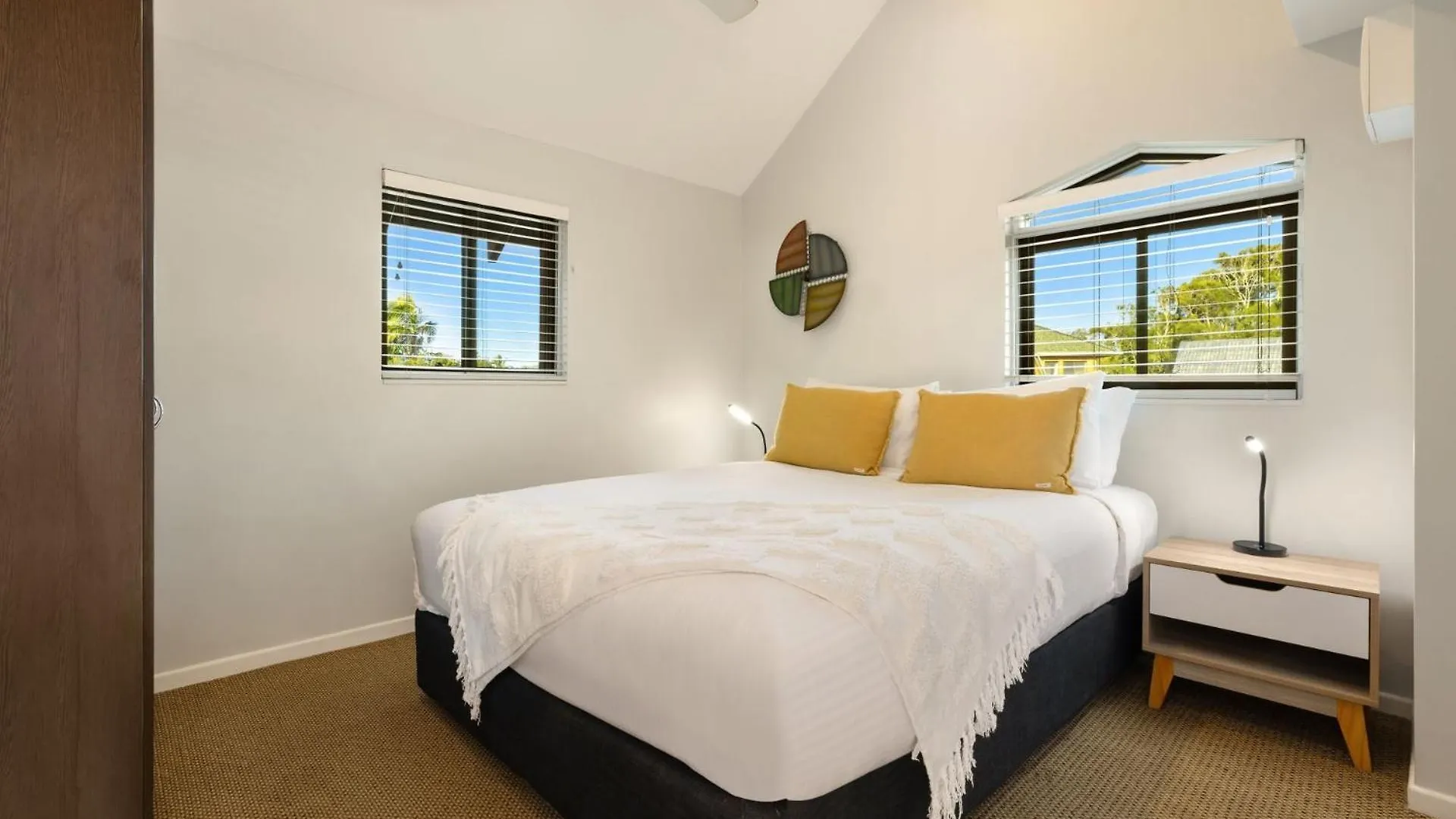 Beachfront Loft 11 Apartmán *