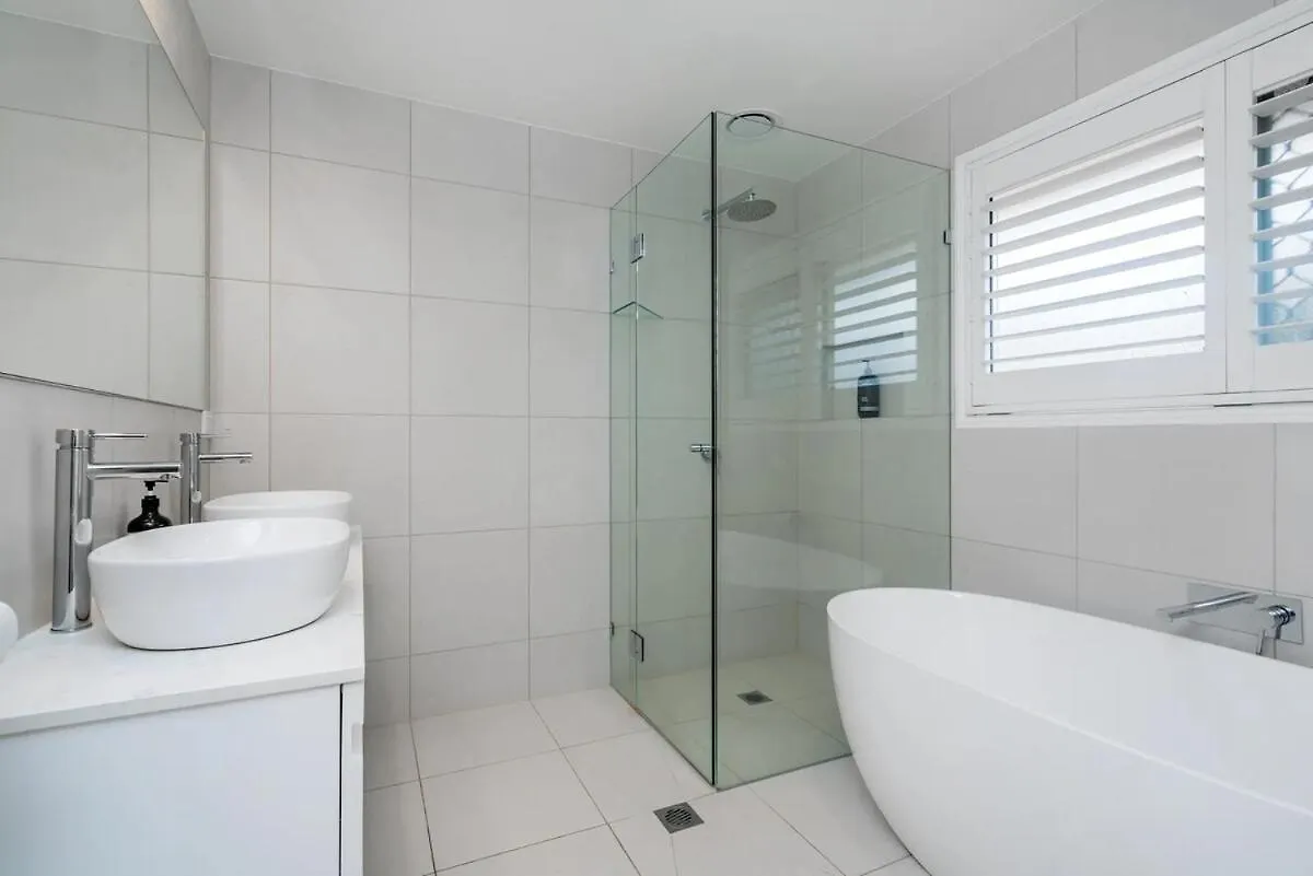 - Eastpoint 4 * Byron Bay
