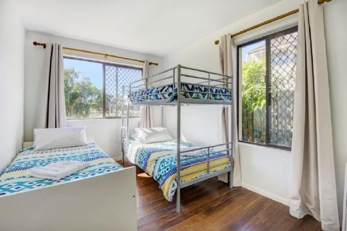Sunny Somerset 2b Located Opp Markets Apartamento