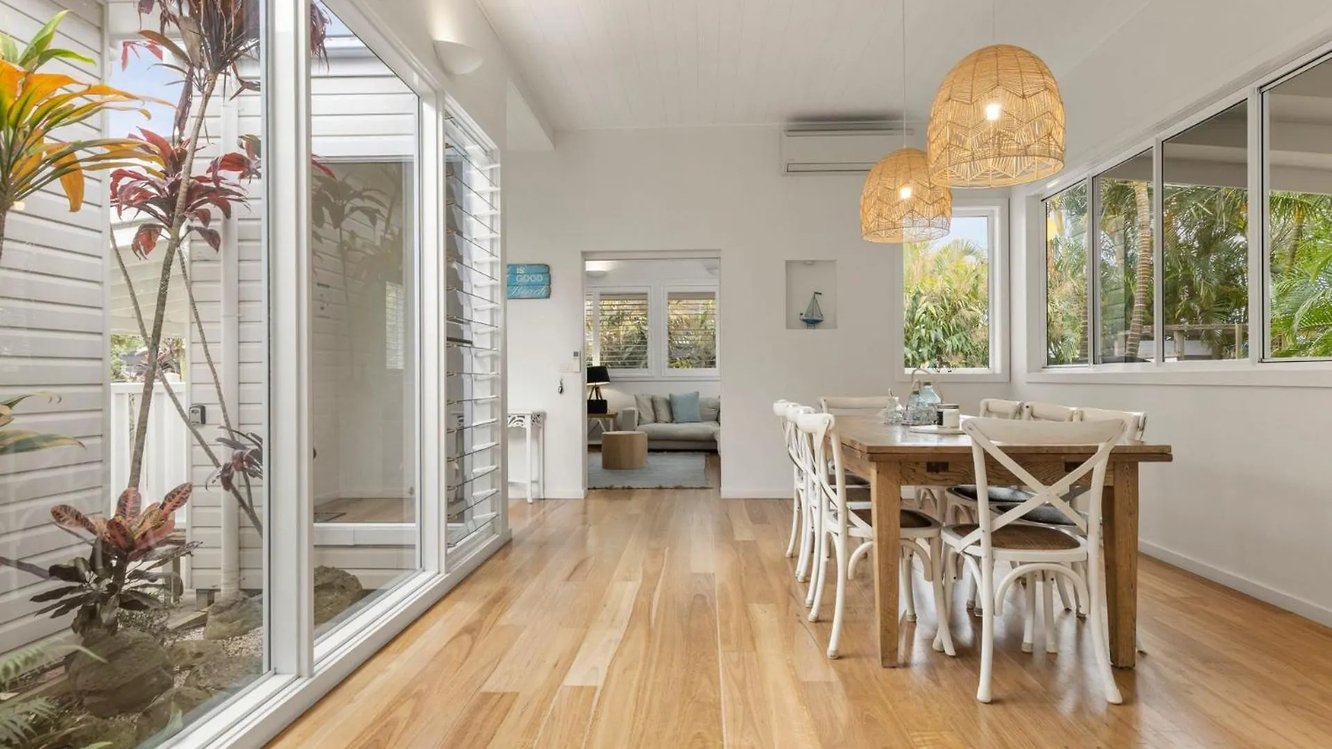 A Perfect - A Summer * Byron Bay
