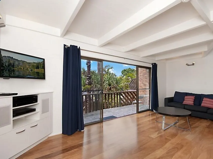 - Balcony On Lawson Byron Bay